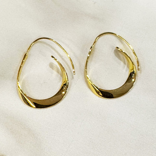 KSE-48 Gold Tapered Hoop Earrings