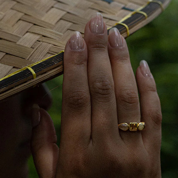 JASNI CITRINE AND GOLD RUTILATED RING