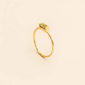 SATI GOLD RING WITH GREEN AMETHYST