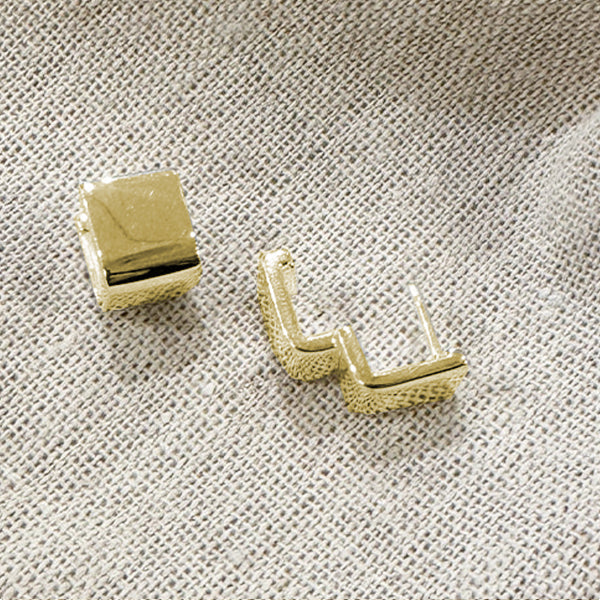 KSE-91 Gold Square Clip Shut Earrings